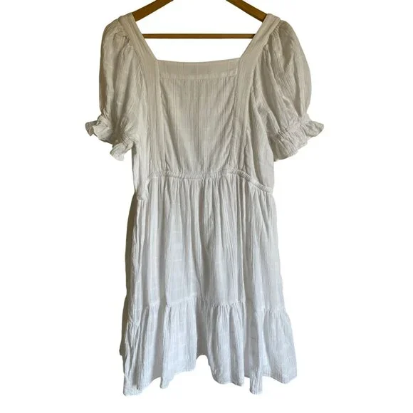 Elegant White Puff Sleeve Dress - Picture 4 of 10